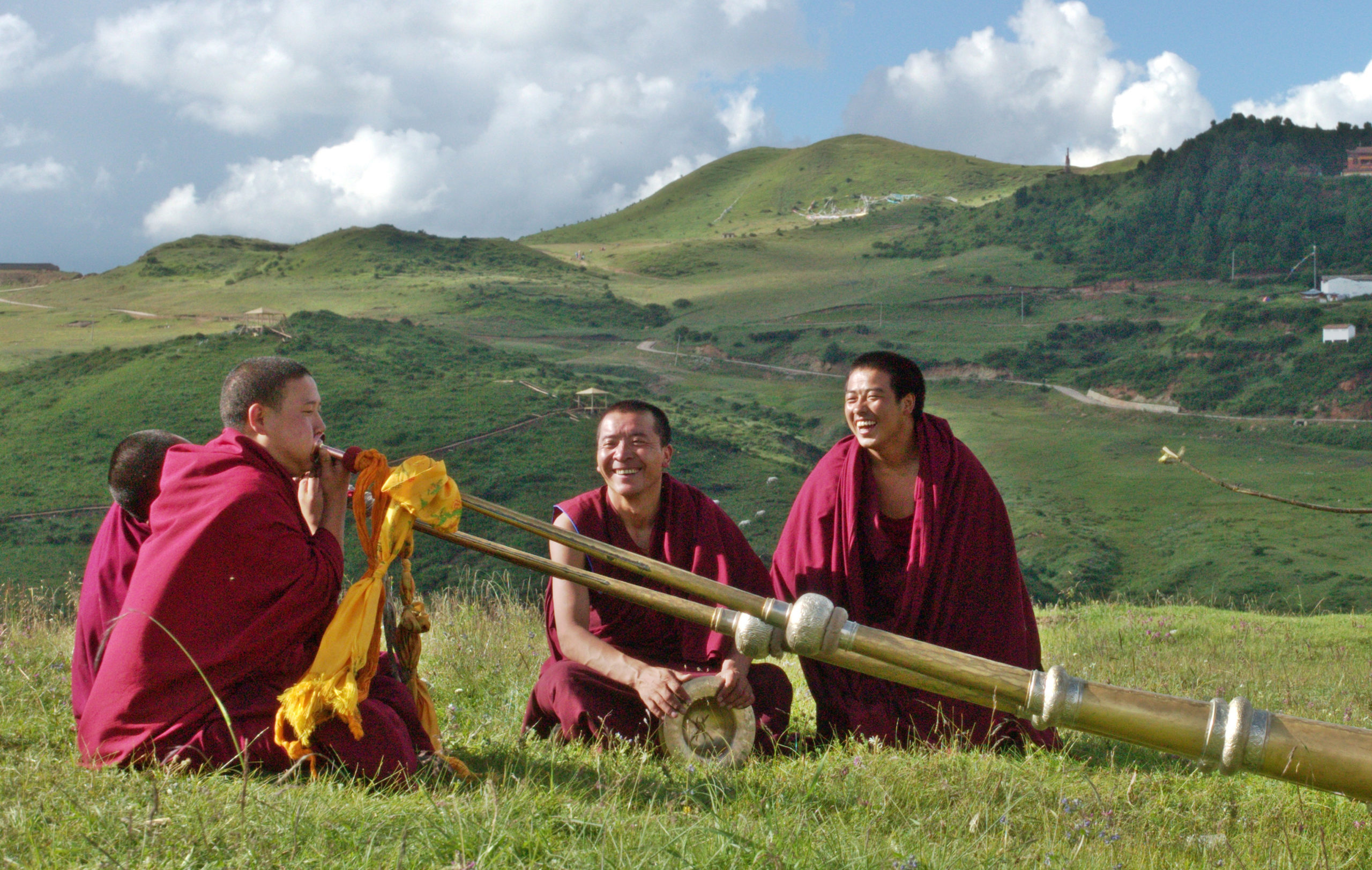 Включи тибетскую. Тибетцы в Китае. Королевство Гуге Тибет. Махамаюри Тибет. Нурбулинка Тибет.